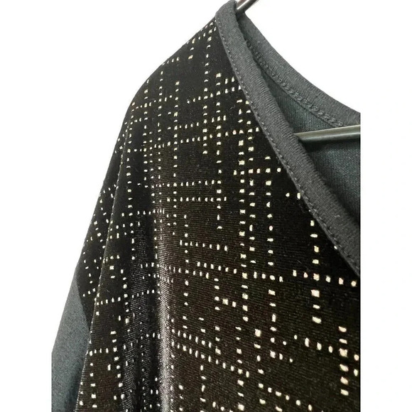 Catherines Top Blouse 4X 30/32W Black Metallic Detail Velvet 3/4 Sleeve - Picture 2 of 9